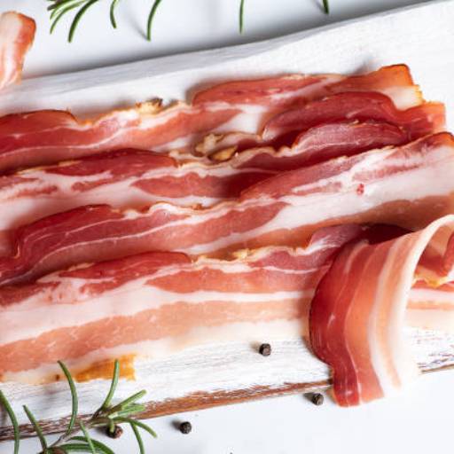 Bacon Fatiado Mister Beef 1kg – Sabor, rendimento e praticidade para sua cozinha – São Manuel, SP por Riazzo Foods