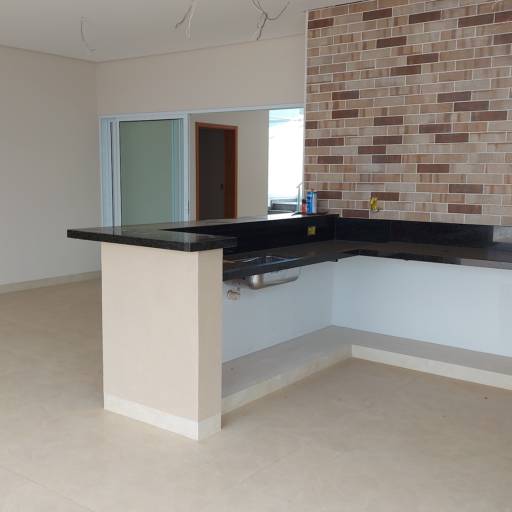 CASA NOVA EM BAIRRO NOBRE em Avaré, SP por Imobiliária Avareense