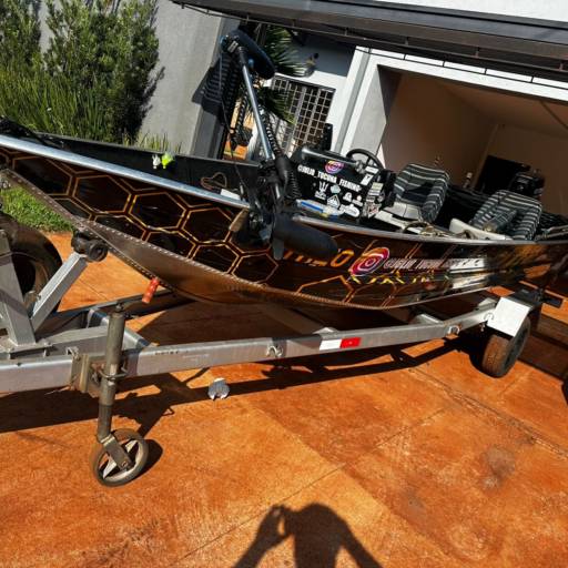 Barco Pety Brasil Miraguaia 550 por Guia de Pesca Esportiva 