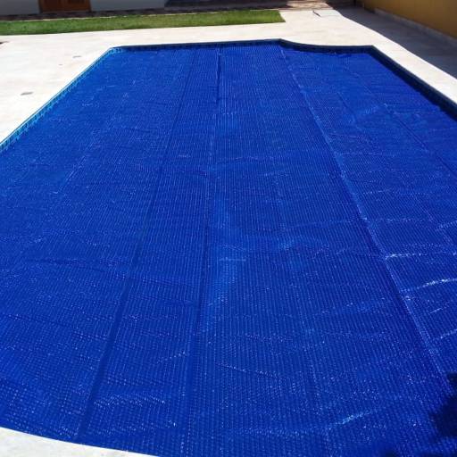 Capa Bolha para Piscina - Segurança e Economia - Avaré por RR Toldos, Lonas e Coberturas 