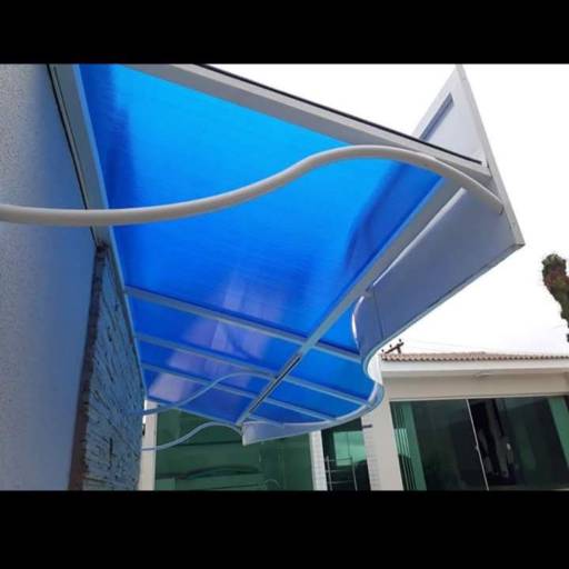 Cobertura em Policarbonato Azul: Durabilidade e Estilo em Avaré por RR Toldos, Lonas e Coberturas 