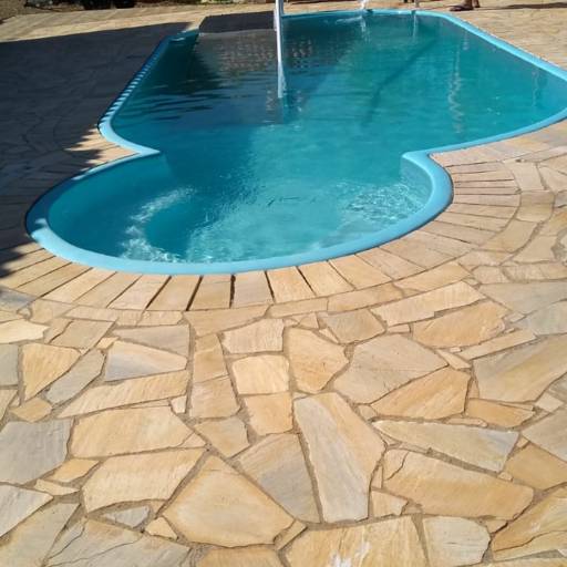 Rampa de Acesso para Piscina - Inclusão e Conforto em Avaré por RR Toldos, Lonas e Coberturas 