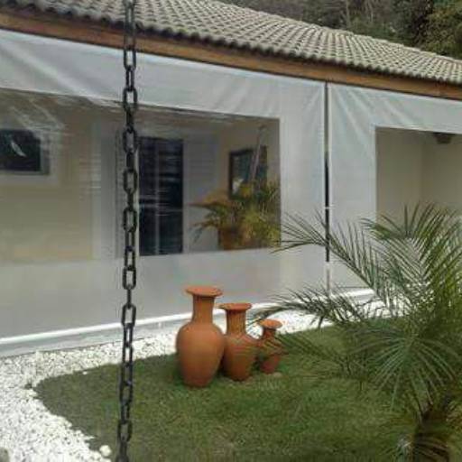 Toldo Cortina com Visor – Proteção Versátil e Elegância para Ambientes em Avaré por RR Toldos, Lonas e Coberturas 
