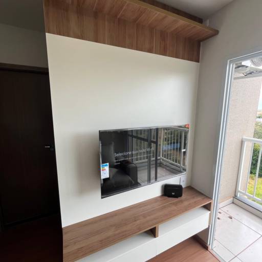 Painel de TV Sob Medida – Sofisticação e Funcionalidade em Lençóis Paulista, SP