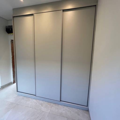 Guarda-Roupa Sob Medida - Organização e Sofisticação em Lençóis Paulista, SP