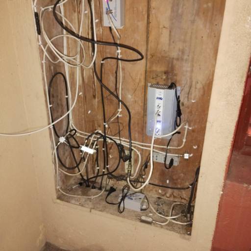 Manutenção de Antena Coletiva em Prédio na Vila Pires Santo André em 16/10/2025