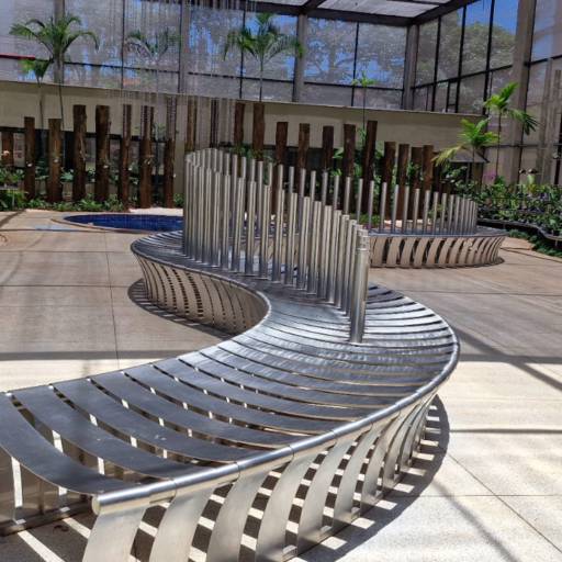 Banco em Inox Produzido para o Orquidário de Lençóis Paulista – Resistência com Design Funcional