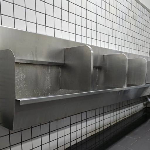 Mictório Industrial em Inox Produzido para a Usina Zilor – Projeto Especial em Lençóis Paulista por MW Inox Fabricação e Polimento Industrial