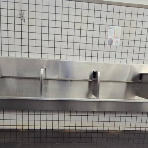 Mictório Industrial em Inox Produzido para a Usina Zilor – Projeto Especial em Lençóis Paulista por MW Inox Fabricação e Polimento Industrial