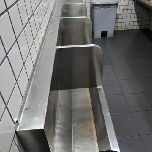 Mictório Industrial em Inox Produzido para a Usina Zilor – Projeto Especial em Lençóis Paulista por MW Inox Fabricação e Polimento Industrial