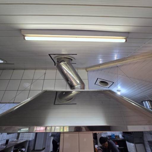 Coifa em Inox Desenvolvida para o Pesqueiro Peixe Loko – Projeto Personalizado em Agudos