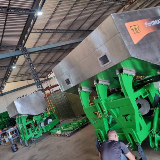 Caixa de Adubo Industrial em Inox – Eficiência para o Setor Agrícola