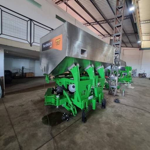 Caixa de Adubo Industrial em Inox – Eficiência para o Setor Agrícola por MW Inox Fabricação e Polimento Industrial
