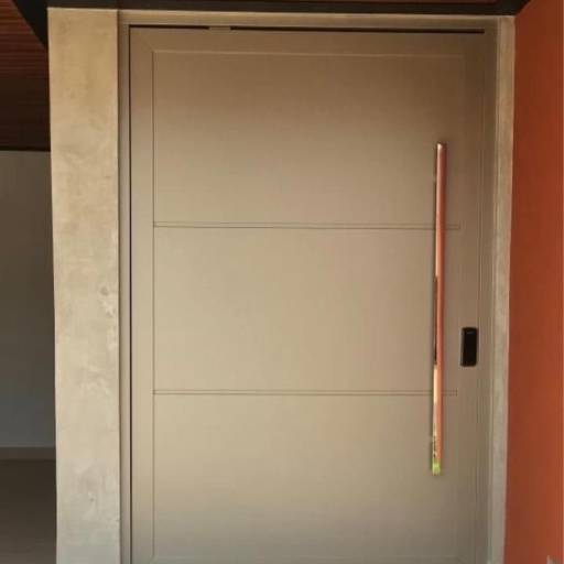 Porta em ACM por VerticalGlass - Esquadrias de Alumínio e Vidros Porta em ACM por VerticalGlass - Esquadrias de Alumínio e Vidros