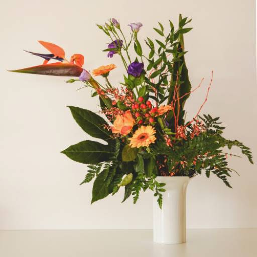 Arranjo de Flores - Elegância e Personalização para Cada Ocasião - São Manuel, SP