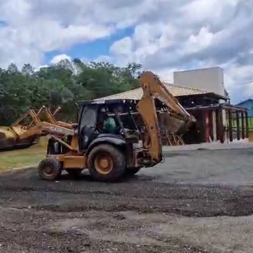 Alinhamento de Estacionamento e Espalhamento de Fresa de Asfalto em Criciúma, SC