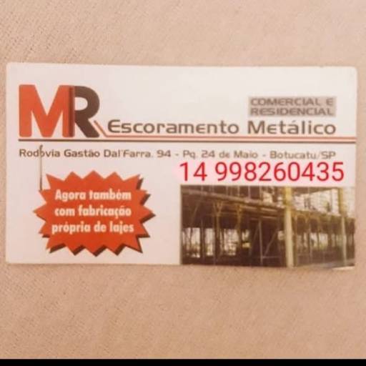 Montagem de caixaria para concreto