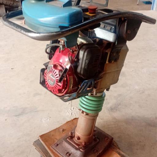 COMPACTADOR DE SOLO para Locação em Santa Cruz do Rio Pardo - SP