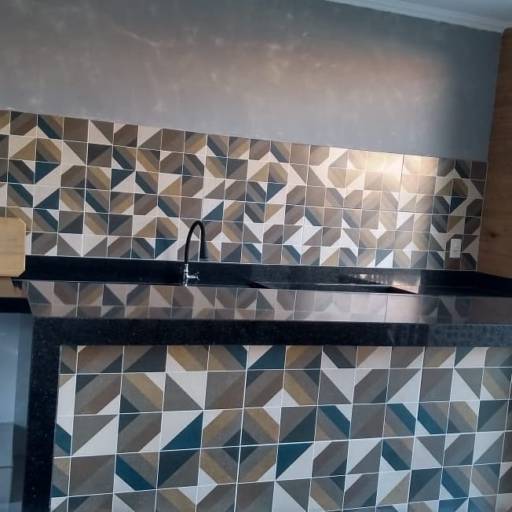 Pia/Balcão e revestimento de churrasqueira no Granito Preto São Gabriel por R.R Marmoraria