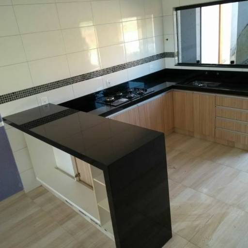 Pia no Granito Preto Negresco por R.R Marmoraria