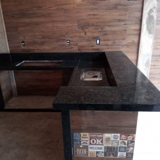 Área Gourmet no Granito Verde Bahia