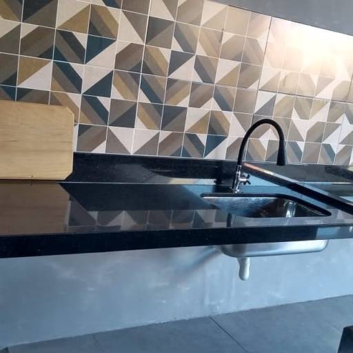 Pia/Balcão e revestimento de churrasqueira no Granito Preto São Gabriel