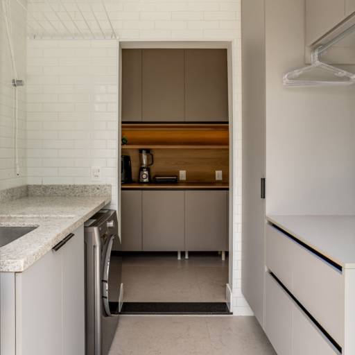 Cozinhas e Espaços Gourmet no Ninho Verde II por THRE3 - Estúdio de Design