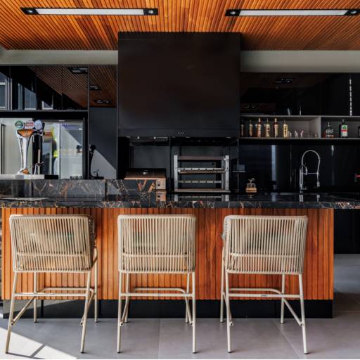 Cozinhas e Espaços Gourmet no Ninho Verde II por THRE3 - Estúdio de Design