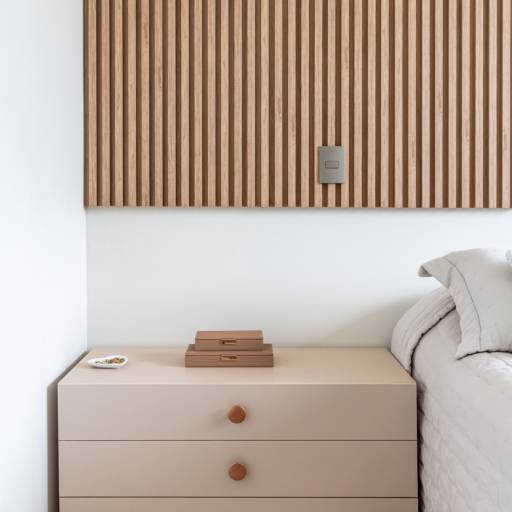 Quartos Planejados no Ninho Verde II – Conforto Sob Medida por THRE3 - Estúdio de Design