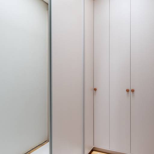 Closets Planejados no Ninho Verde II – Organização Total por Solutudo