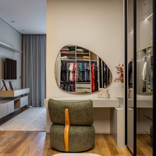 Closets Planejados no Ninho Verde II – Organização Total por Solutudo