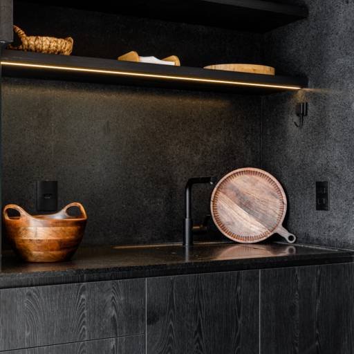 Cozinhas e Espaços Gourmet no Ninho Verde II por THRE3 - Estúdio de Design