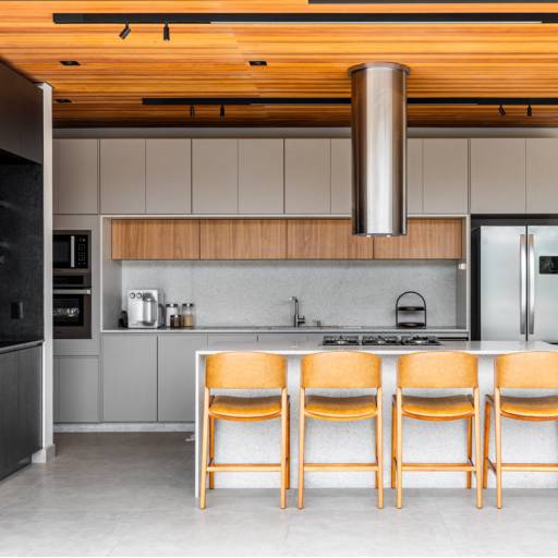 Cozinhas e Espaços Gourmet no Ninho Verde II por THRE3 - Estúdio de Design