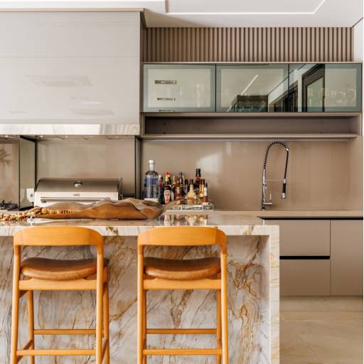 Cozinhas e Espaços Gourmet no Ninho Verde II por THRE3 - Estúdio de Design