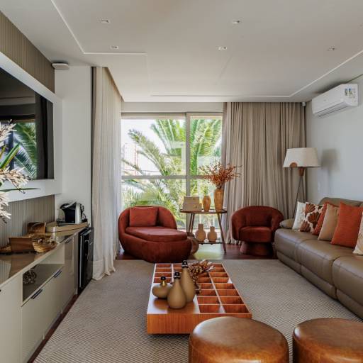 Salas Planejadas no Ninho Verde II – Estilo e Conforto por THRE3 - Estúdio de Design