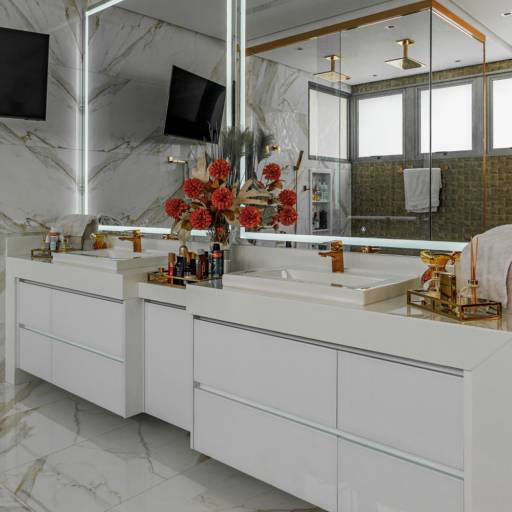 Design Inteligente em Banheiros Planejados – Ninho Verde II por THRE3 - Estúdio de Design