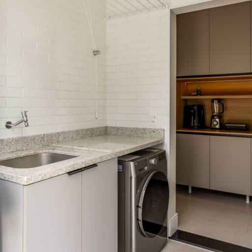 Cozinhas e Espaços Gourmet no Ninho Verde II por THRE3 - Estúdio de Design