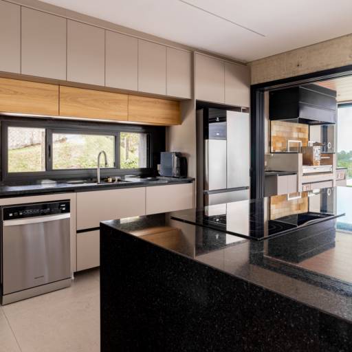 Cozinhas e Espaços Gourmet no Ninho Verde II por THRE3 - Estúdio de Design