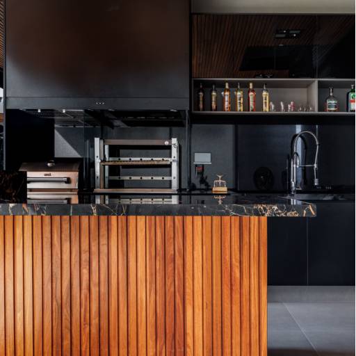 Cozinhas e Espaços Gourmet no Ninho Verde II por THRE3 - Estúdio de Design