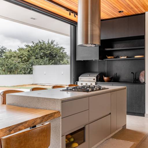 Cozinhas e Espaços Gourmet no Ninho Verde II por THRE3 - Estúdio de Design