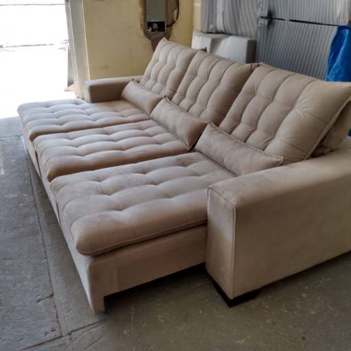 Estofados em Suede – Conforto Sofisticado para sua Casa em Assis/SP por Estofados e Mudanças Modelar