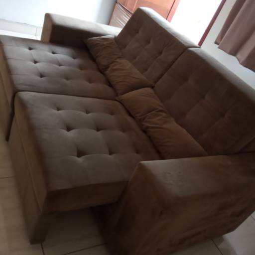 Estofados em Suede – Conforto Sofisticado para sua Casa em Assis/SP por Estofados e Mudanças Modelar