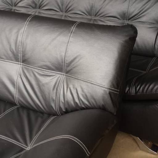 Estofados em Couro – Elegância e Durabilidade para sua Casa em Assis/SP por Estofados e Mudanças Modelar