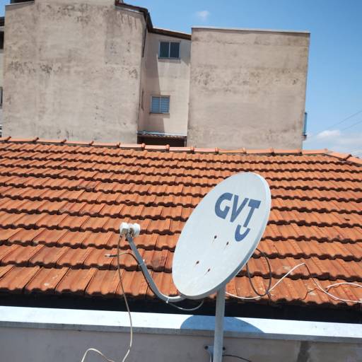 Antena parabólica banda Ku StarOne C2 70w instalada para um ponto no bairro Novo Oratório Santo André em 07/11/2025 por Luiz Carlos Antenista