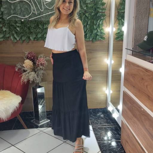 Saia Longa com Elástico na Costa — estilo e conforto para o dia a dia por Sivest