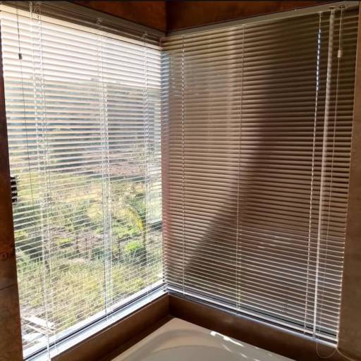 Persianas Horizontais em Poço Fundo MG – Proteção e Estilo por Art Cortinas Mg