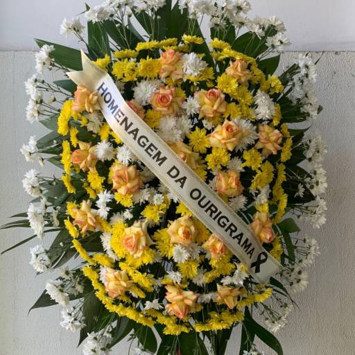 Coroa de Flores - Homenagem com Elegância e Respeito - Ourinhos/SP