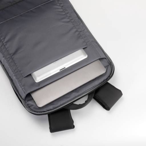 14868 Mochila de Poliéster USB 25 Litros em São José do Rio Preto, SP por Public Gráfica e Brindes