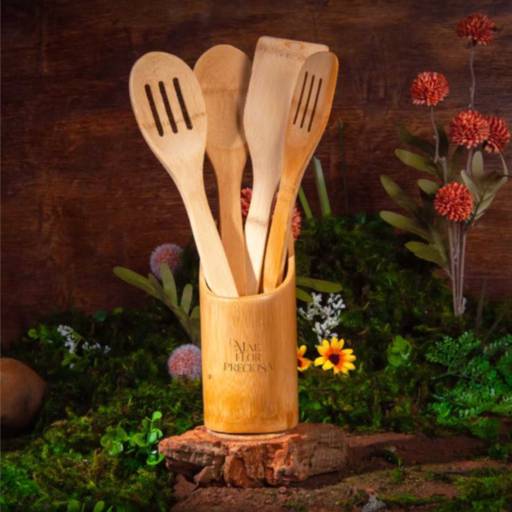 Conjunto de utensílios em Bambu em São José do Rio Preto, SP por Public Gráfica e Brindes