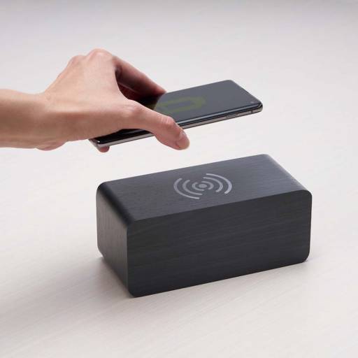 04358 Relógio de Madeira com Carregamento por Indução em São José do Rio Preto, SP por Public Gráfica e Brindes